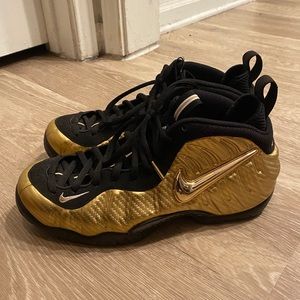 Nike Air Foamposite One “Metallic Gold”